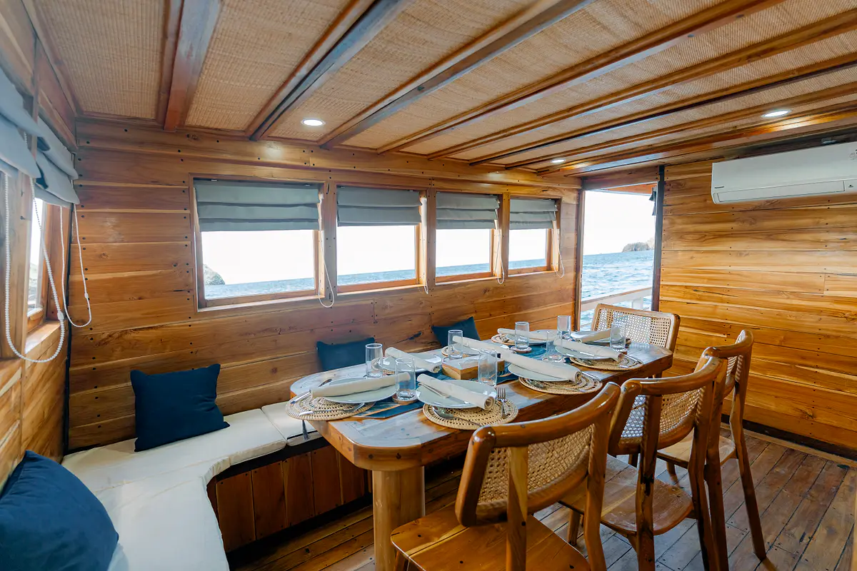 Barakati Cruise - Luxury Phinisi Komodo Charter 2026